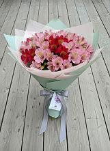 Букет цветов из:  Альстромерии в Поселок Зверосовхоза