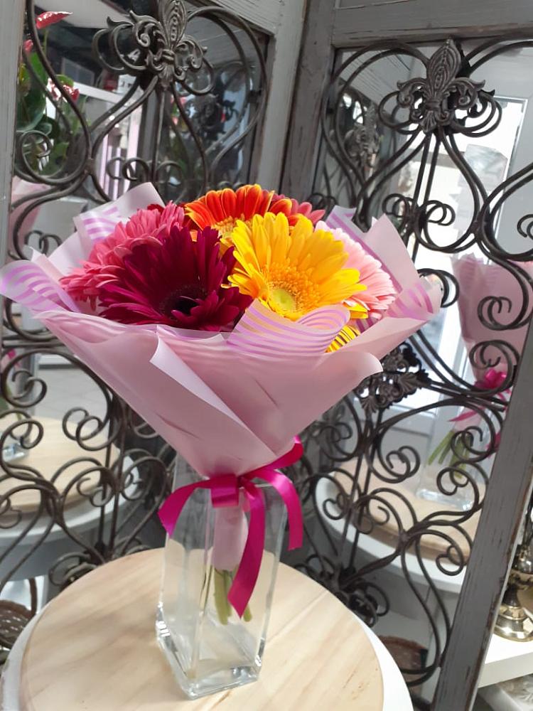 Букет цветов из: Герберы в Поселок Зверосовхоза