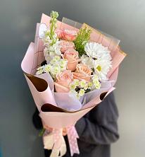 Букет цветов из:  Хризантемы и Розы в Поселок Зверосовхоза