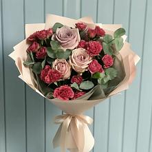 Букет цветов из:  Гвоздики и Розы в Поселок Зверосовхоза